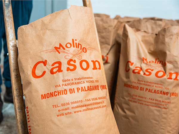 Vendita-di-farina-integrale-di-alta-qualita